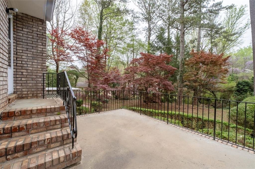 2000 HILL Road