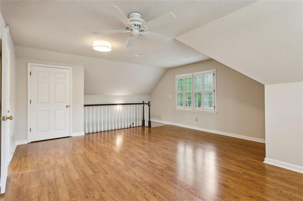 640 SIBLEY Forest SE