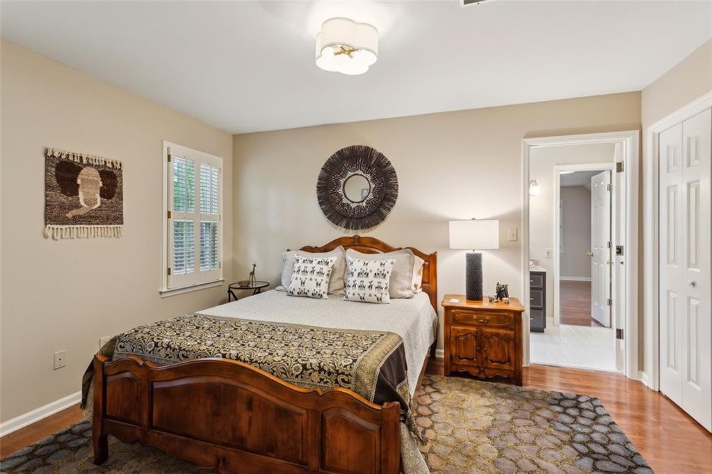 640 SIBLEY Forest SE