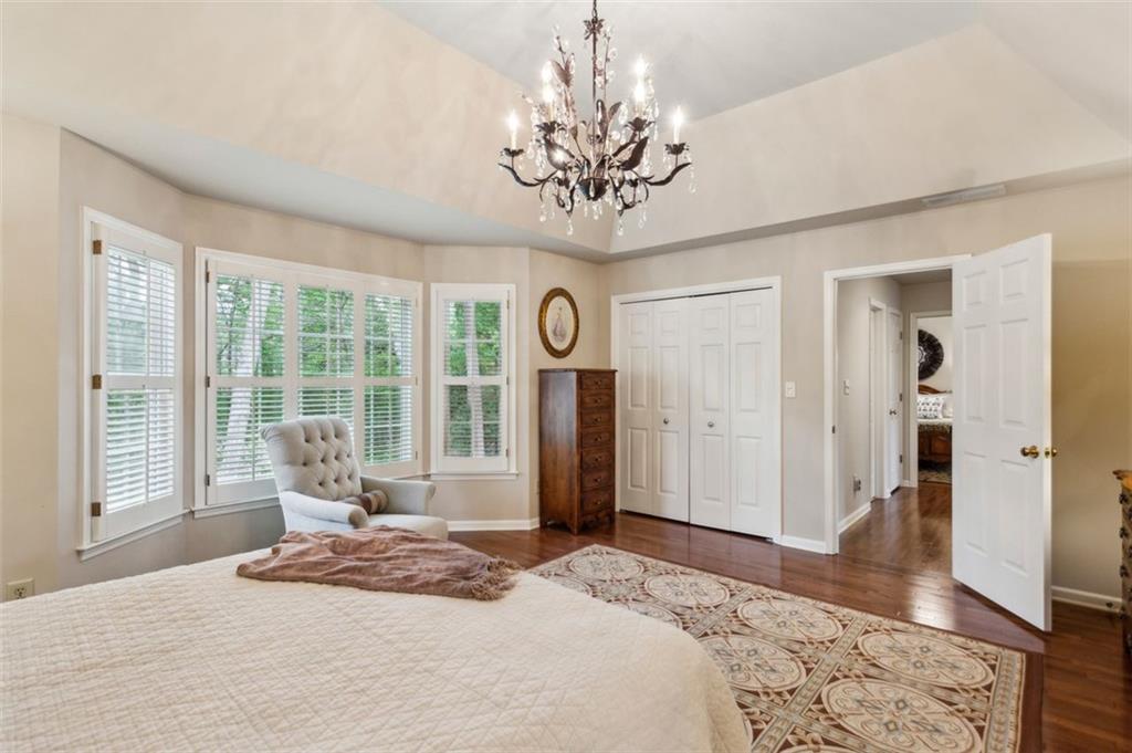 640 SIBLEY Forest SE