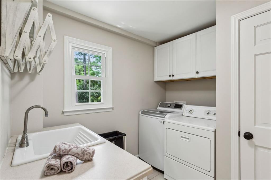 640 SIBLEY Forest SE