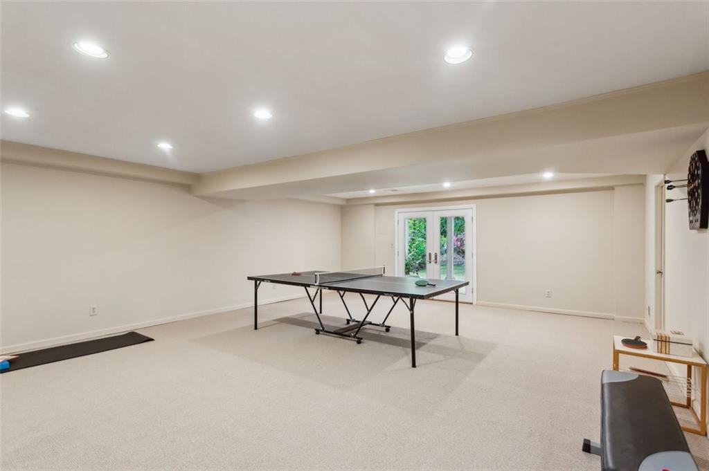 640 SIBLEY Forest SE