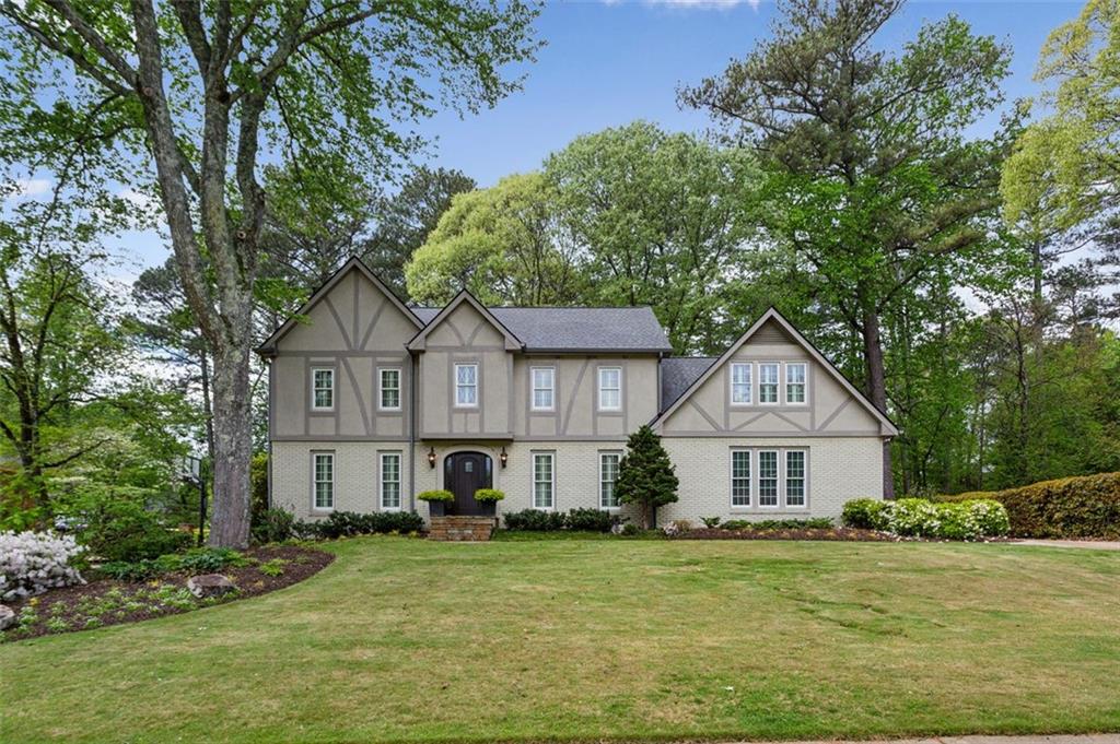 640 SIBLEY Forest SE