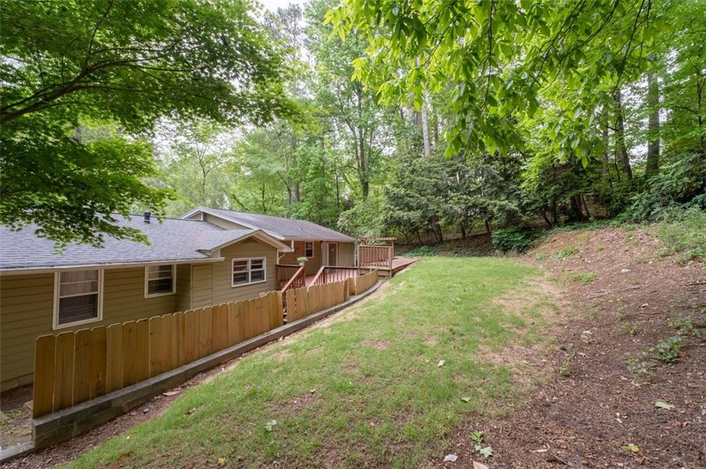 4052 SHAWNEE Lane NE
