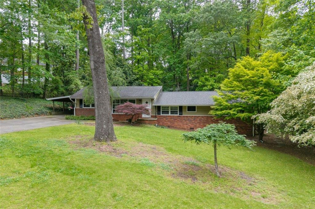 4052 SHAWNEE Lane NE