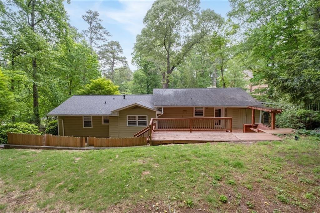 4052 SHAWNEE Lane NE