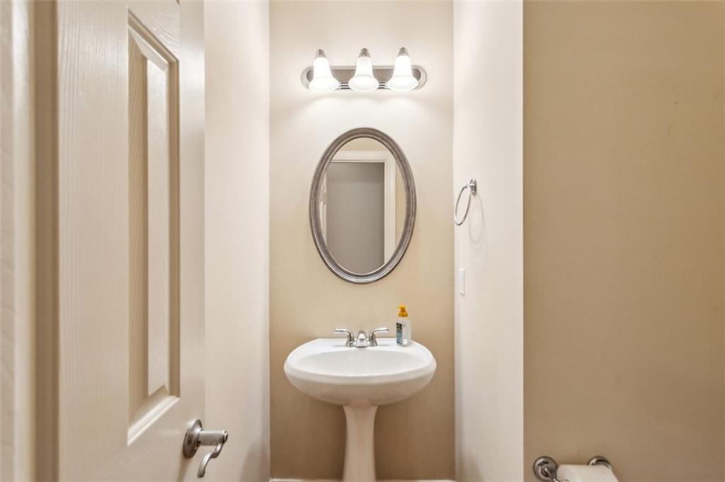 3504 IVY MANOR Road SE