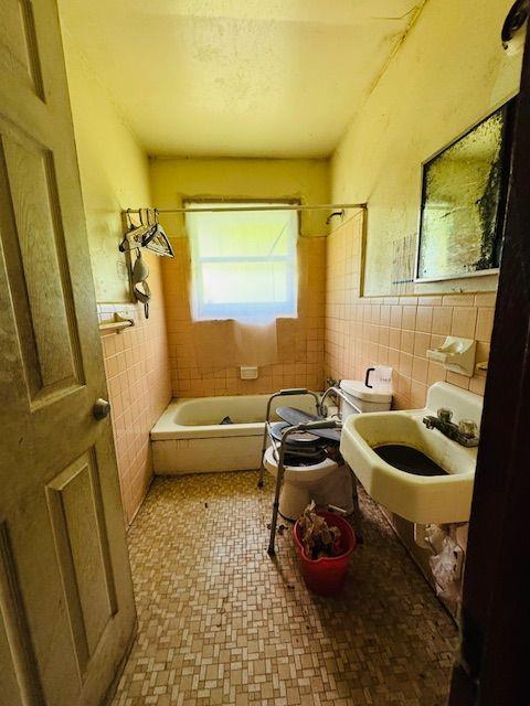 1934 APACHE Trail SE