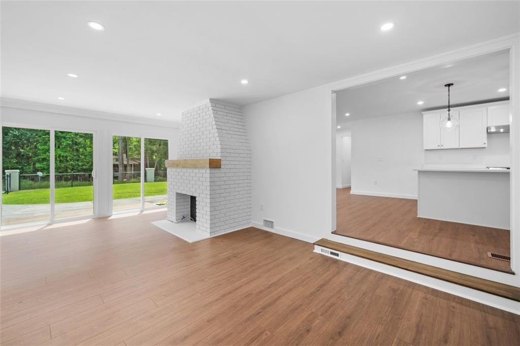 401 COTTONWOOD Drive