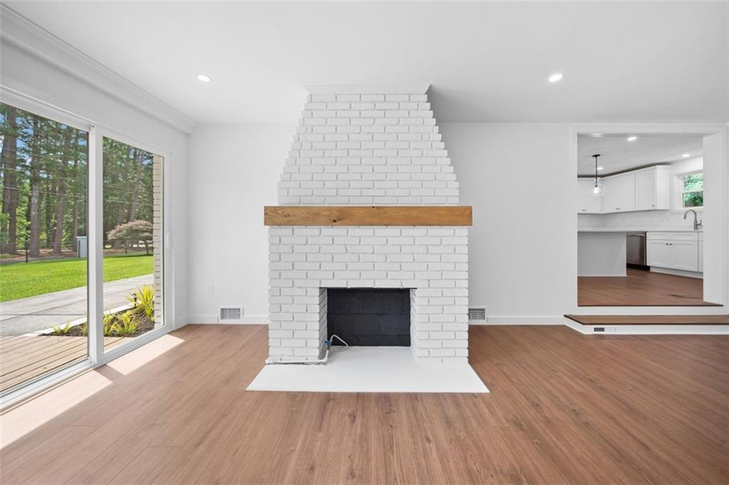 401 COTTONWOOD Drive
