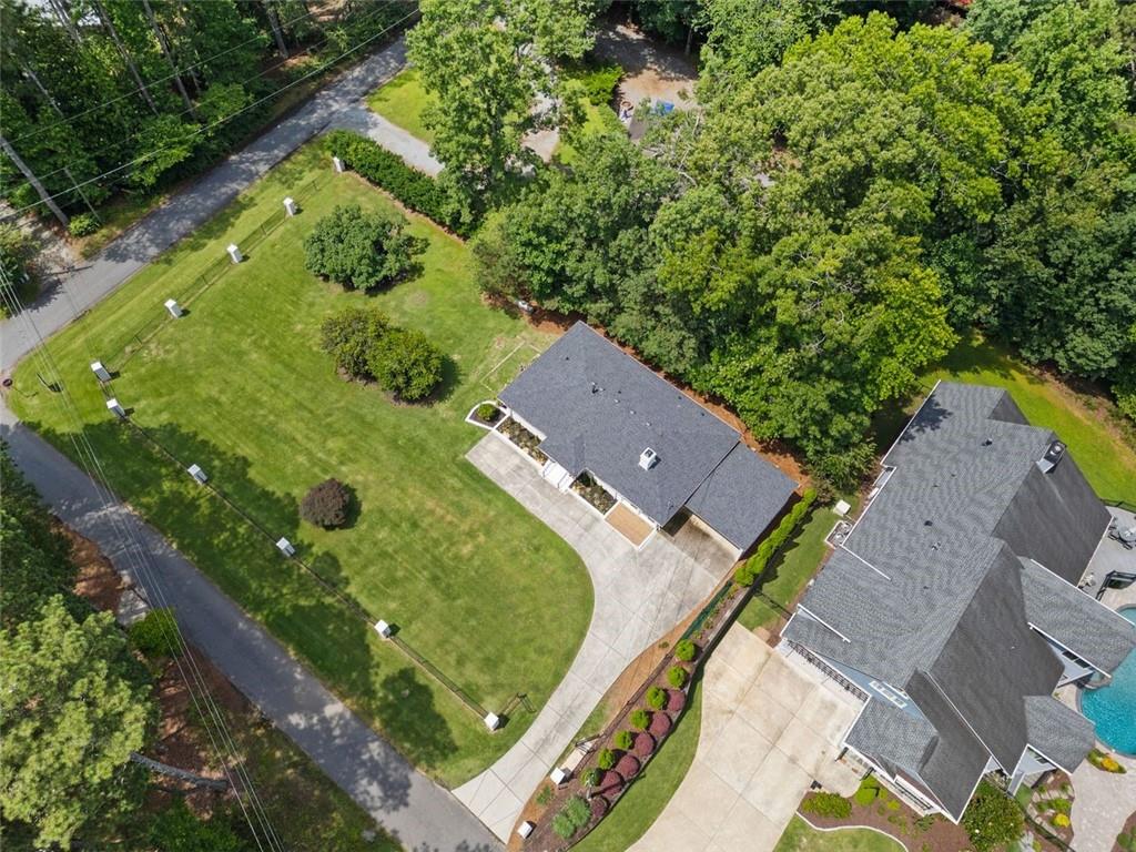 401 COTTONWOOD Drive