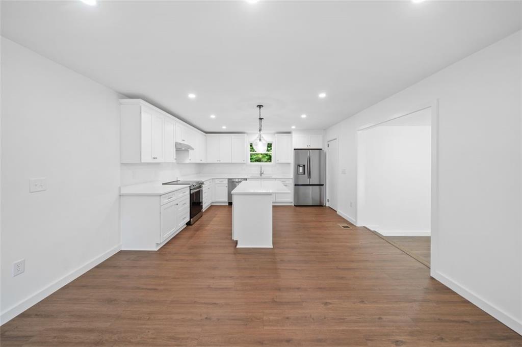 401 COTTONWOOD Drive