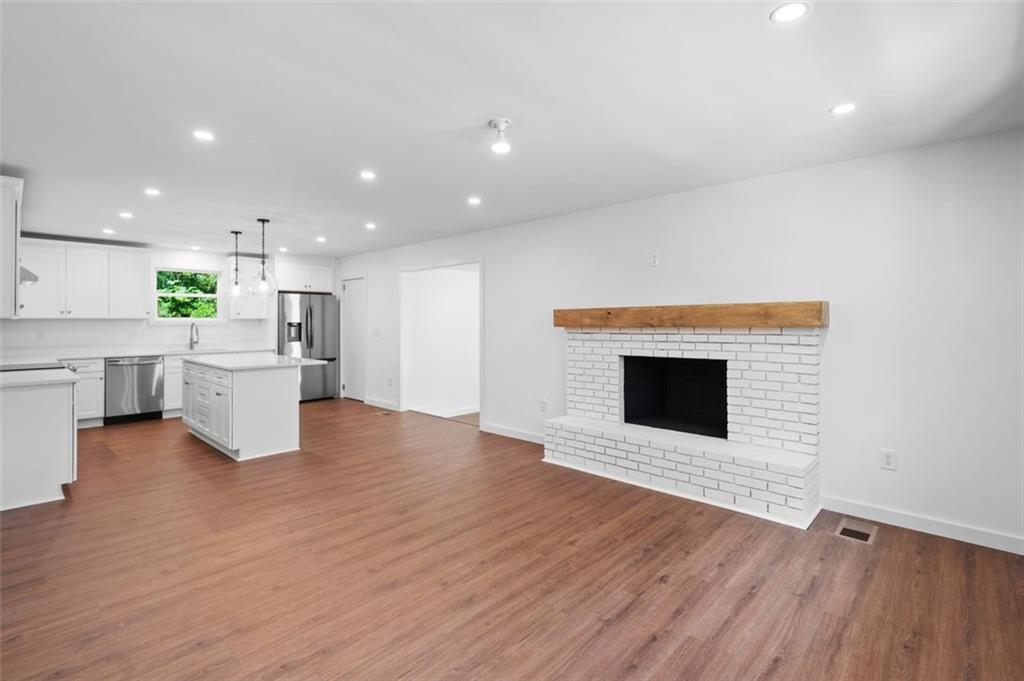 401 COTTONWOOD Drive