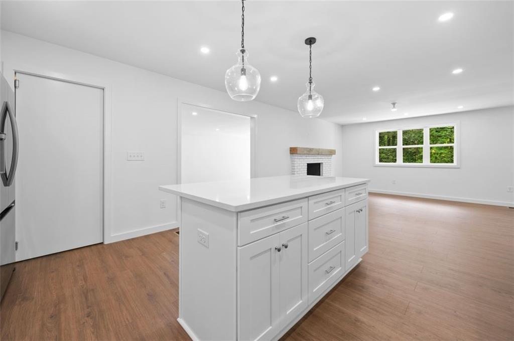 401 COTTONWOOD Drive