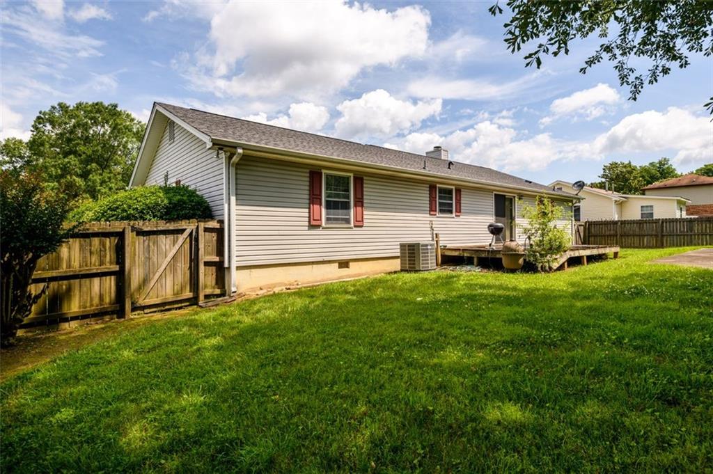 525 WATSON SE