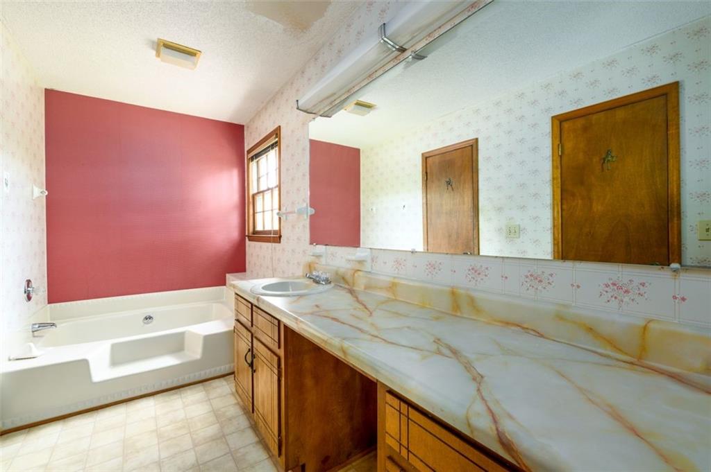525 WATSON SE