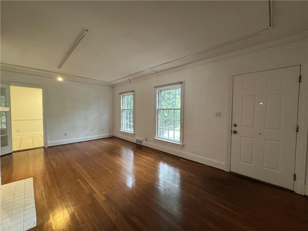 611 DARLINGTON Road NE
