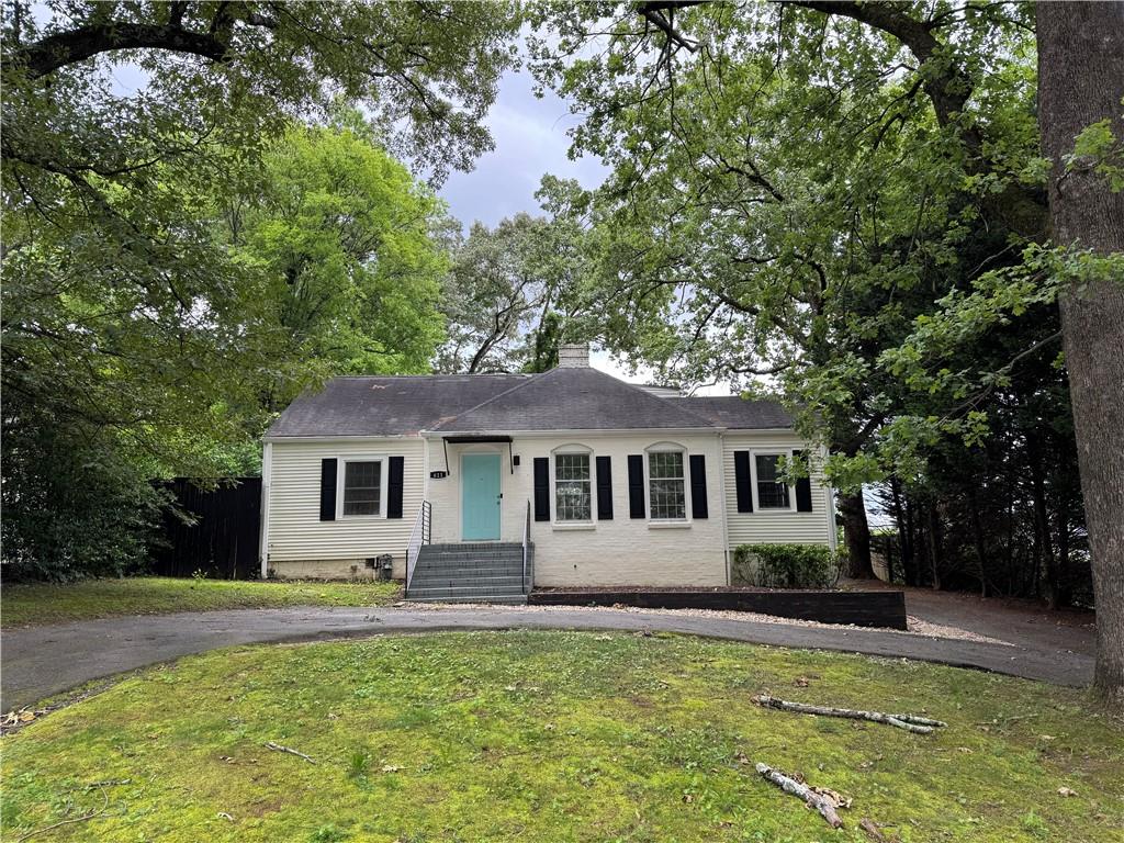 611 DARLINGTON Road NE