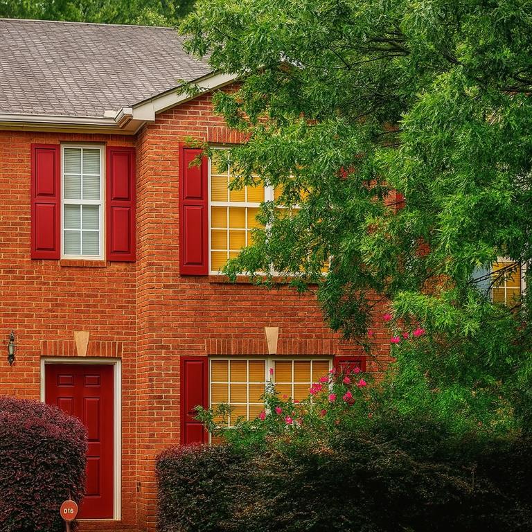 338 Saratoga Place