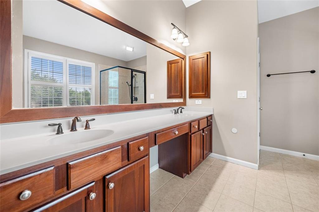 1235 RENAISSANCE Court SE