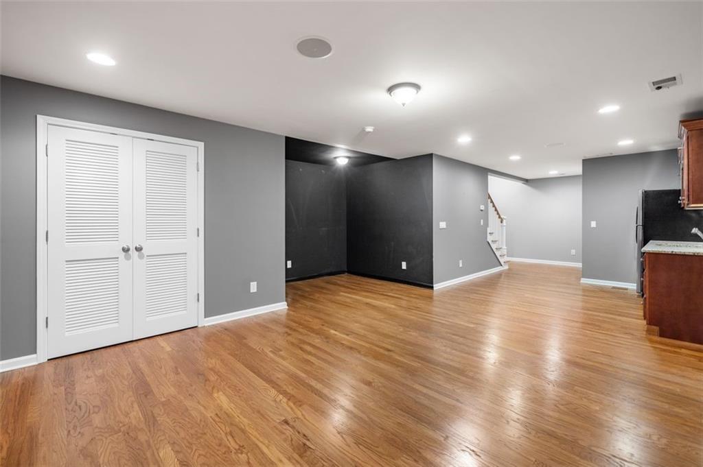 1235 RENAISSANCE Court SE