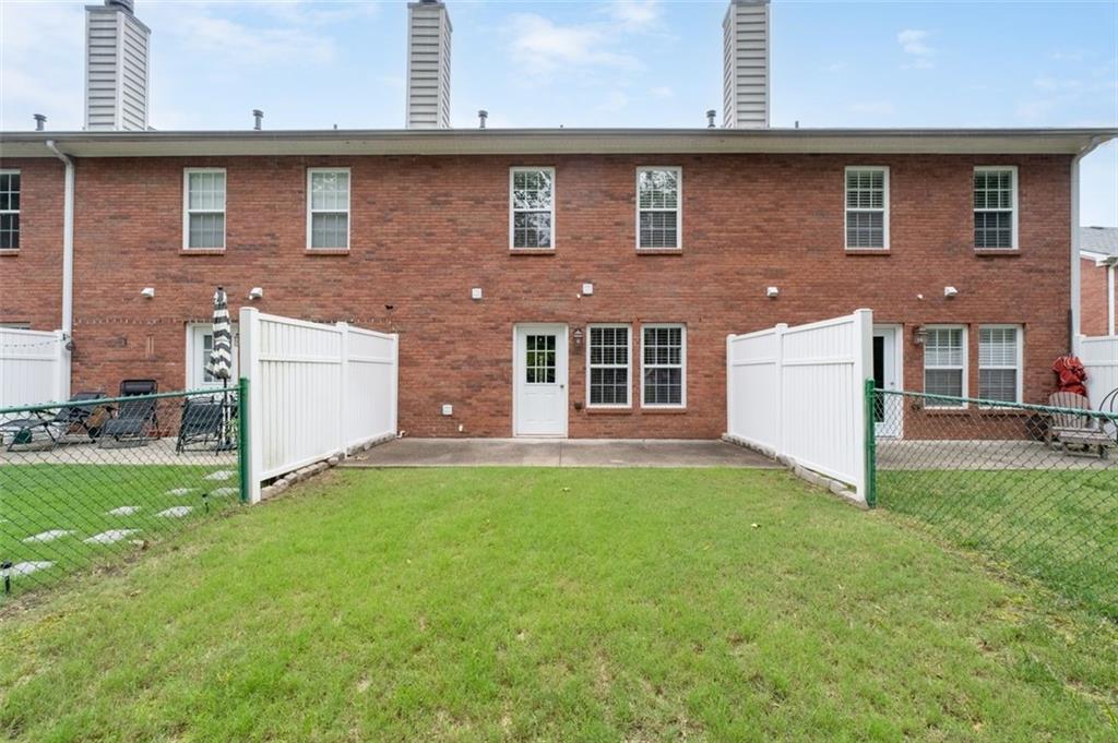 215 Morris Lane