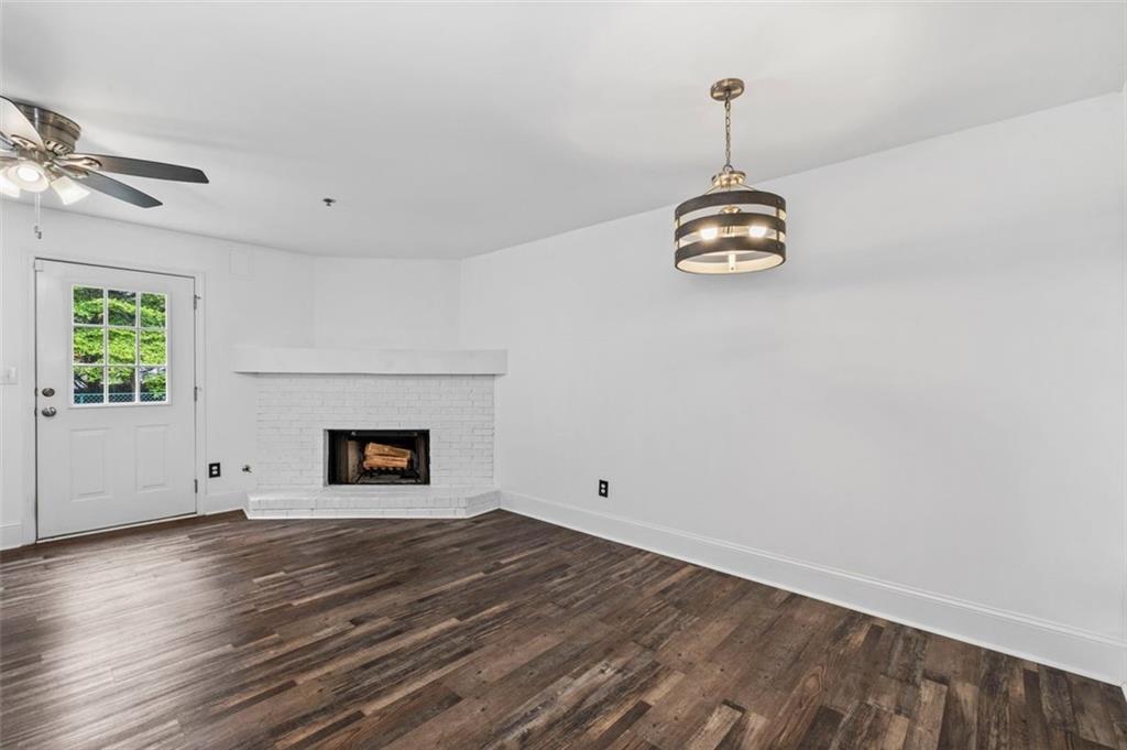 215 Morris Lane