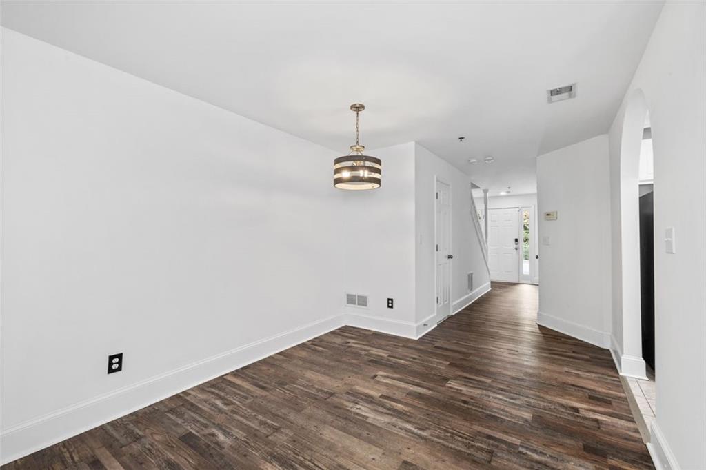 215 Morris Lane