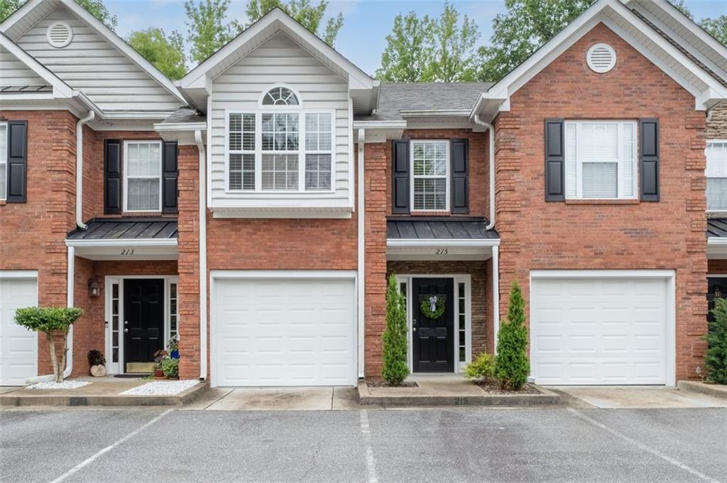 215 Morris Lane