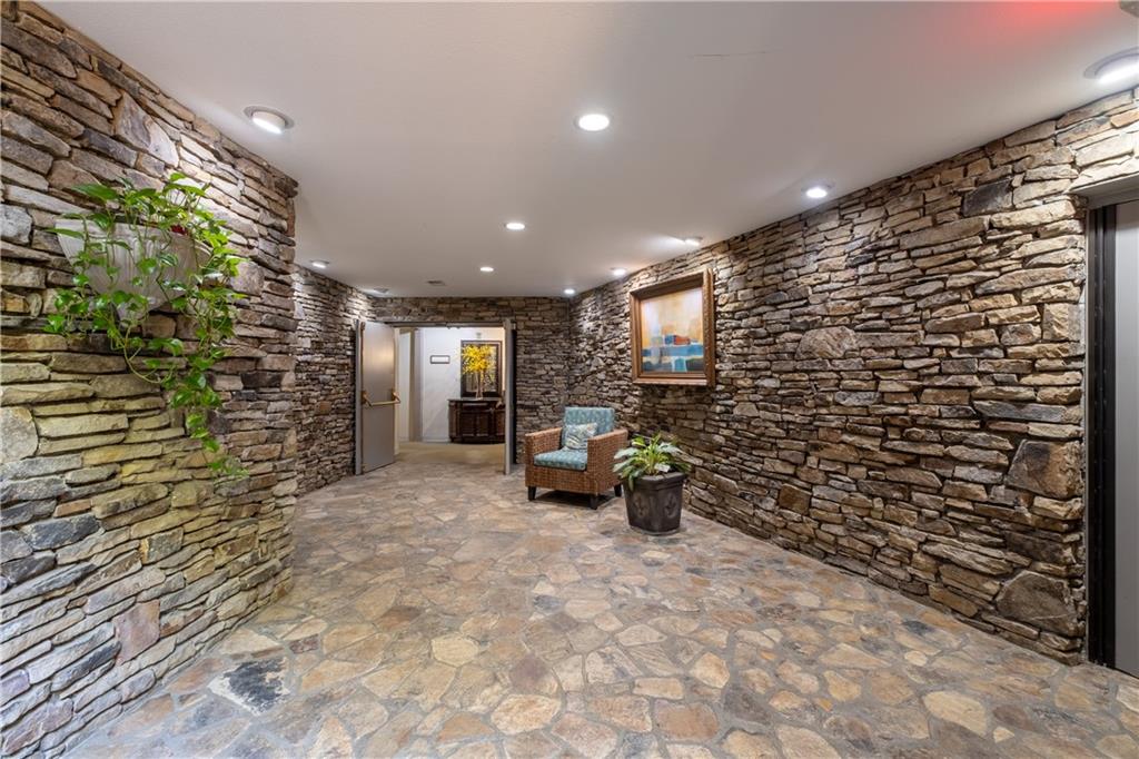 1120 Highland Bluff Drive SE