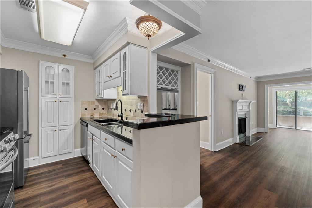 1120 Highland Bluff Drive SE