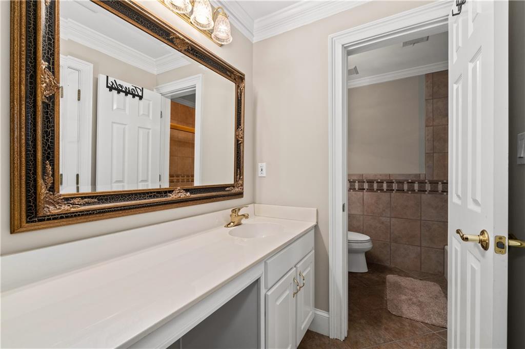 1120 Highland Bluff Drive SE