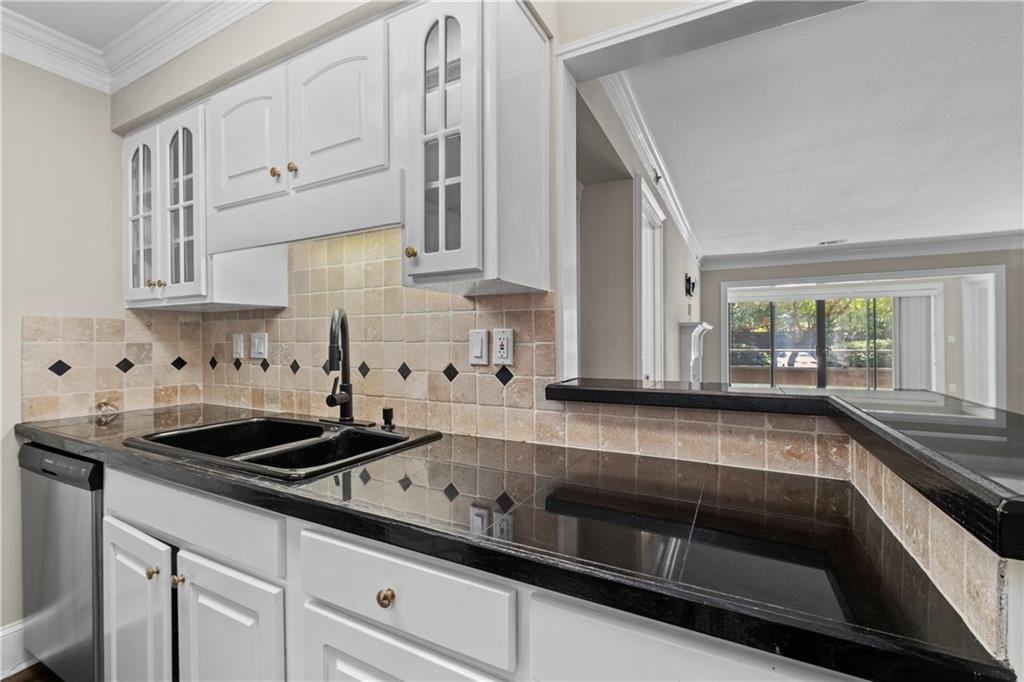 1120 Highland Bluff Drive SE