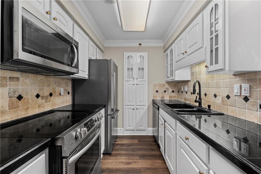 1120 Highland Bluff Drive SE