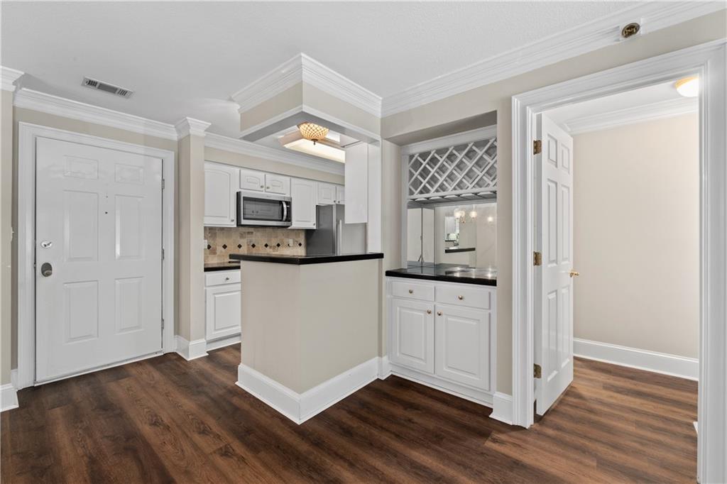 1120 Highland Bluff Drive SE