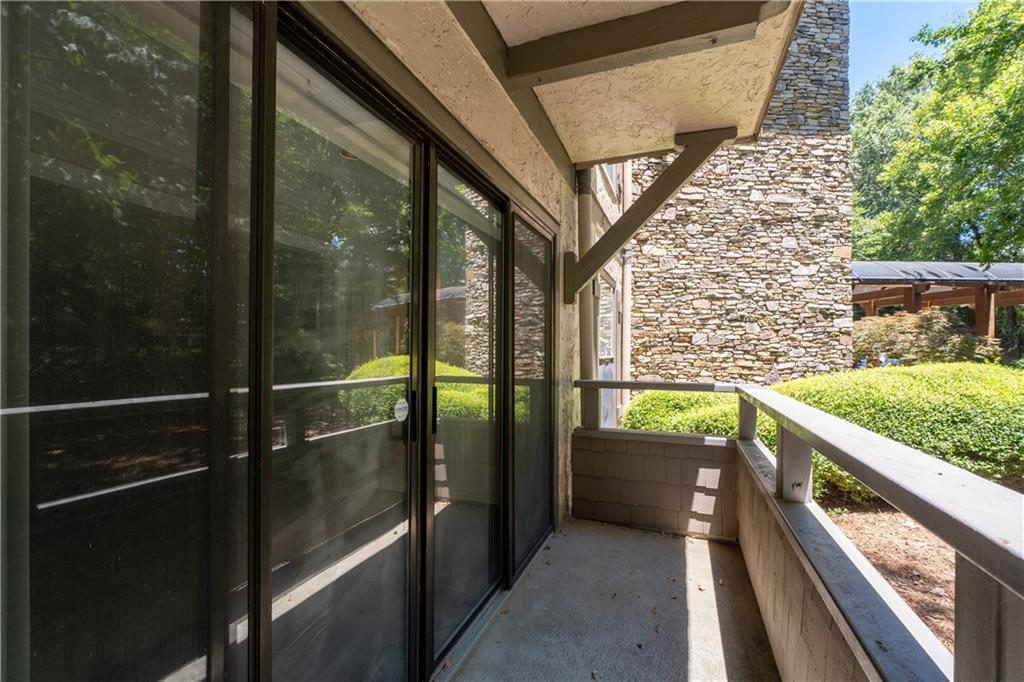 1120 Highland Bluff Drive SE