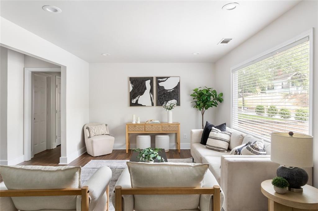 1258 CAMPBELLTON Road SW