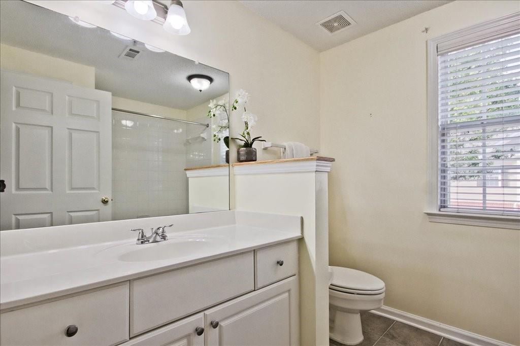 8102 WOODLAND Lane Unit 8102