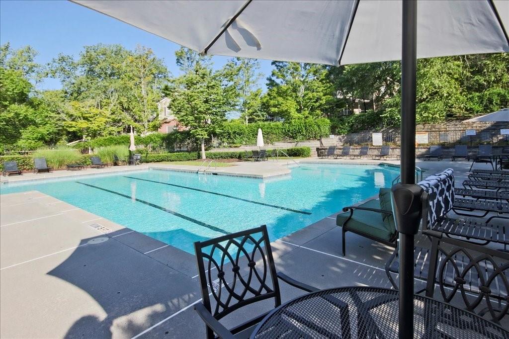 8102 WOODLAND Lane Unit 8102