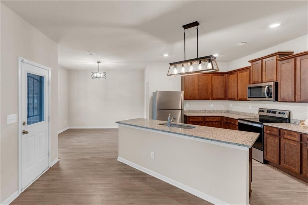 436 VERMEER Court