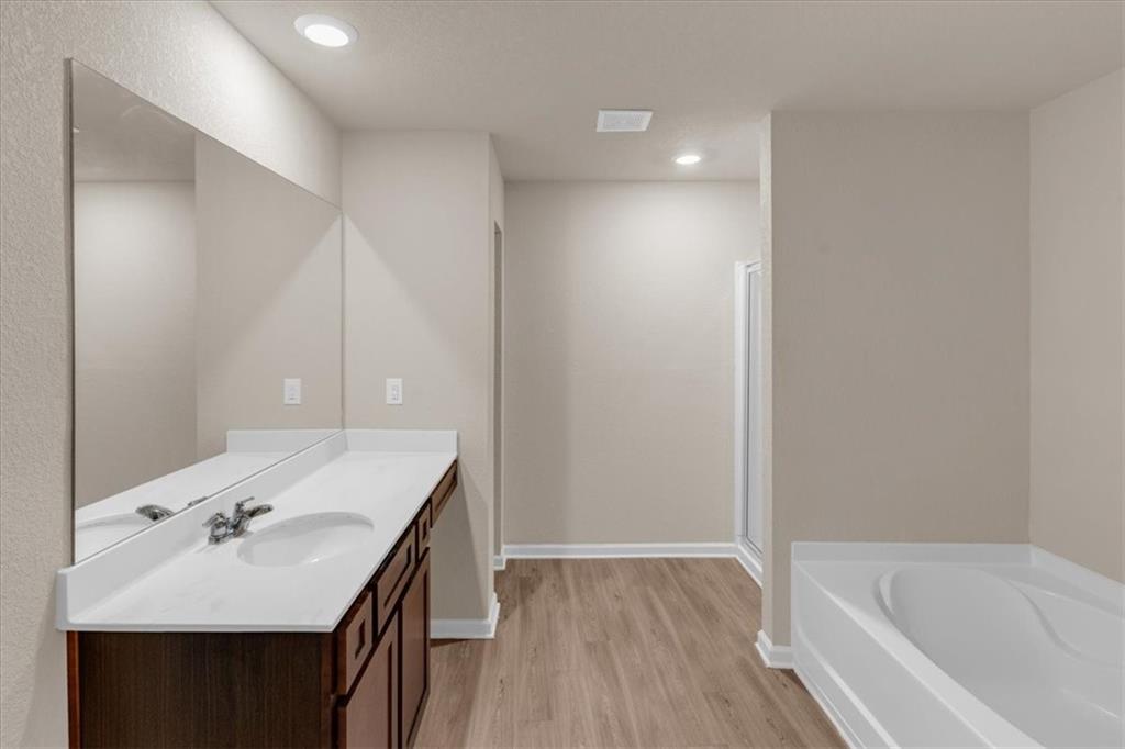 436 VERMEER Court