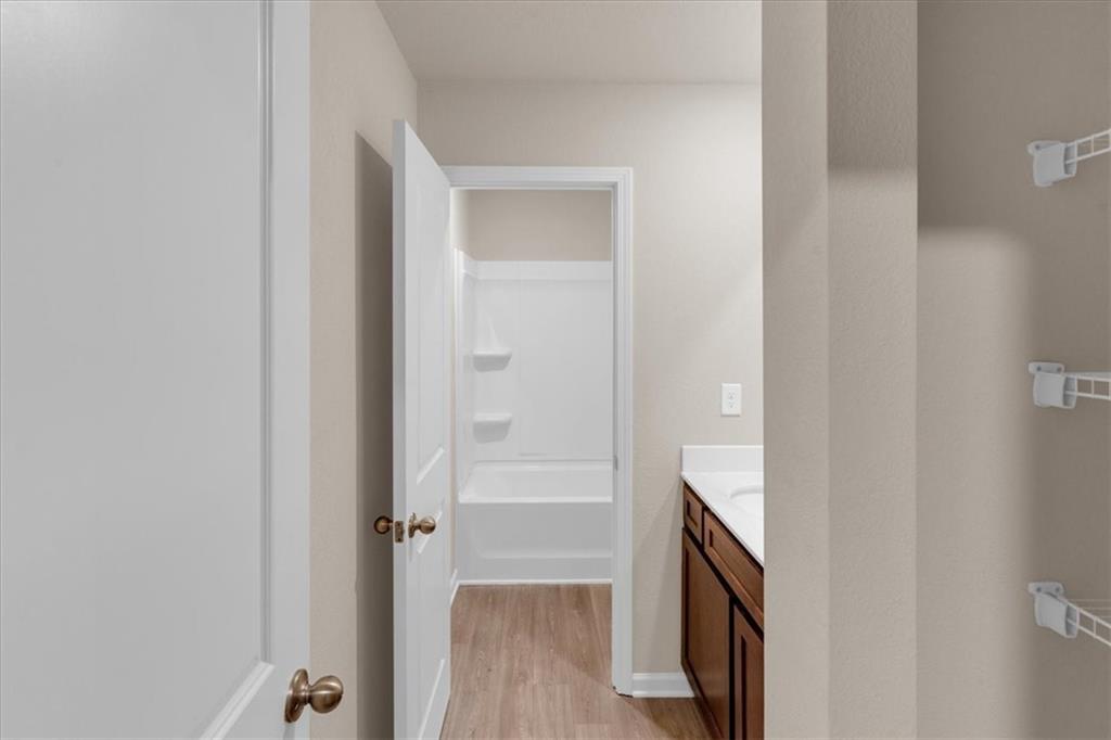436 VERMEER Court
