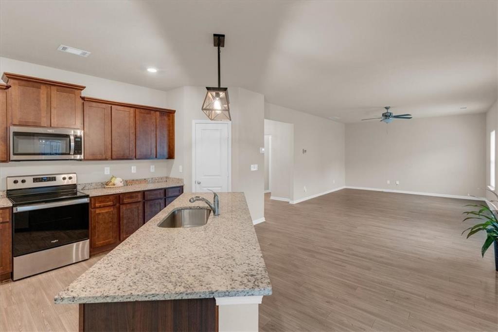 436 VERMEER Court