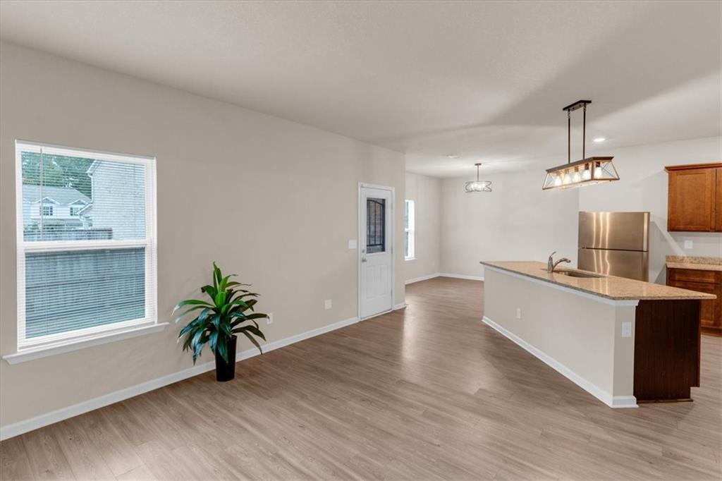 436 VERMEER Court
