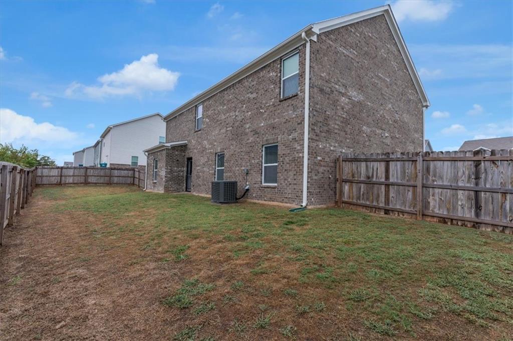 436 VERMEER Court