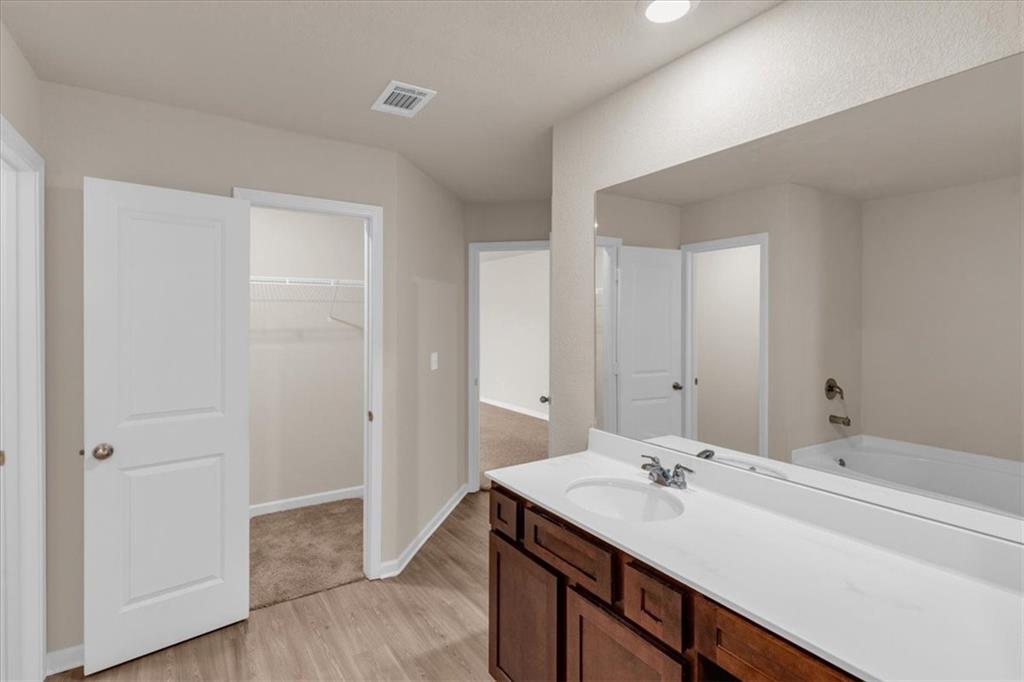 436 VERMEER Court