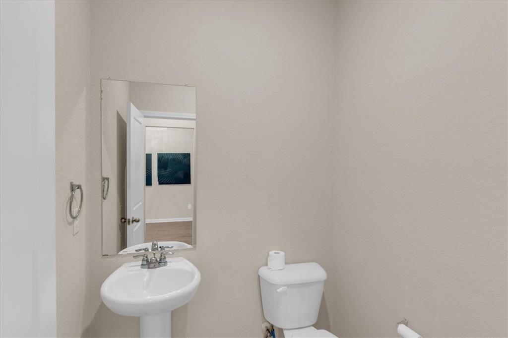 436 VERMEER Court