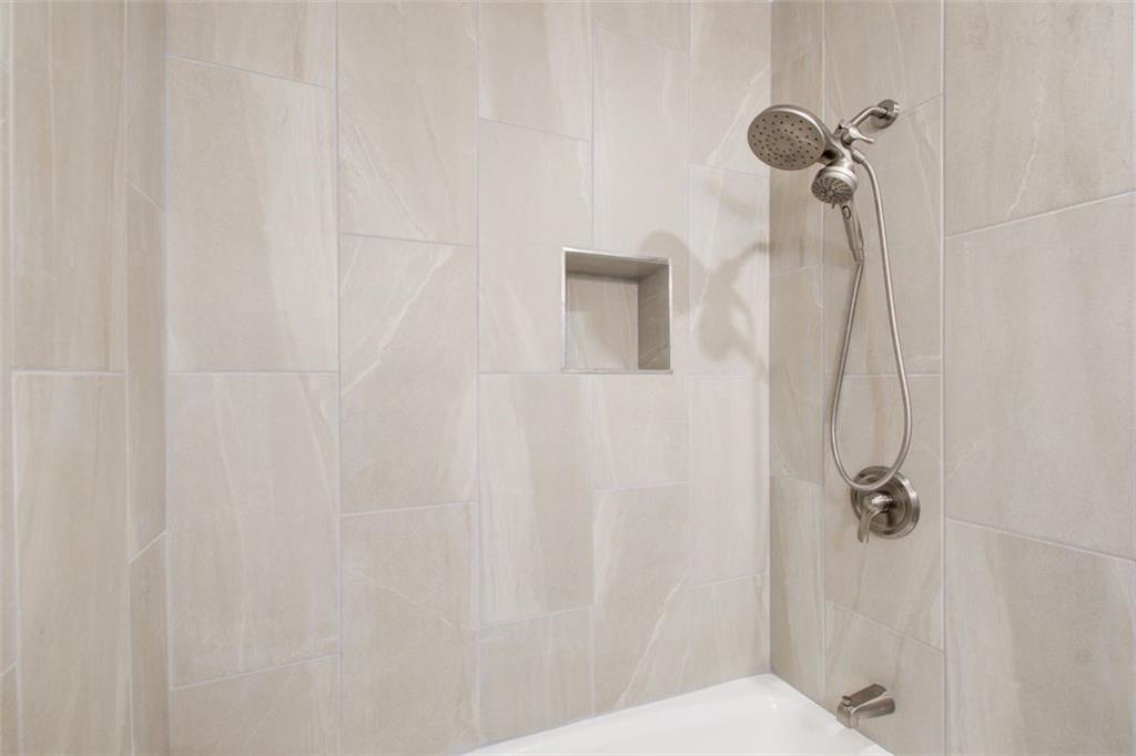 1105 CLAIREMONT Avenue Unit J
