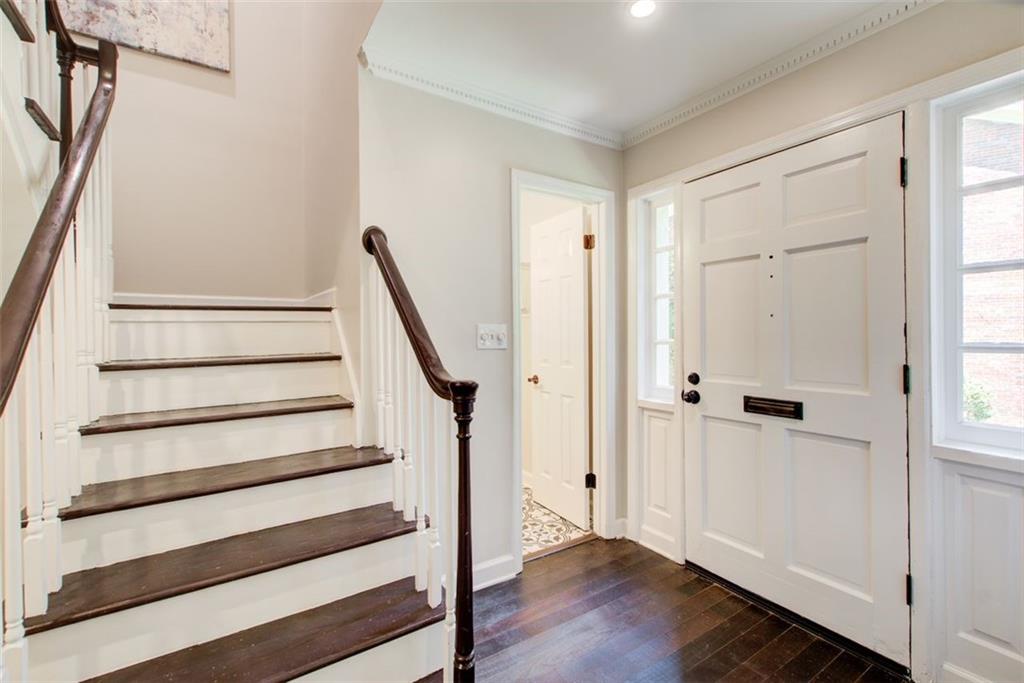 1105 CLAIREMONT Avenue Unit J