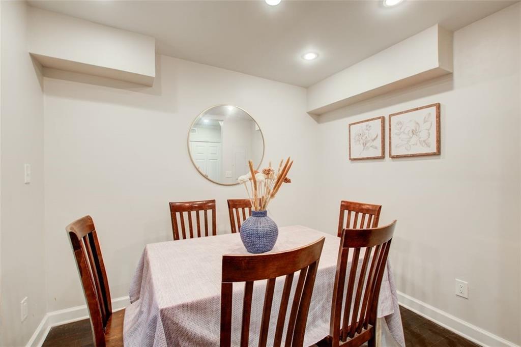 1105 CLAIREMONT Avenue Unit J